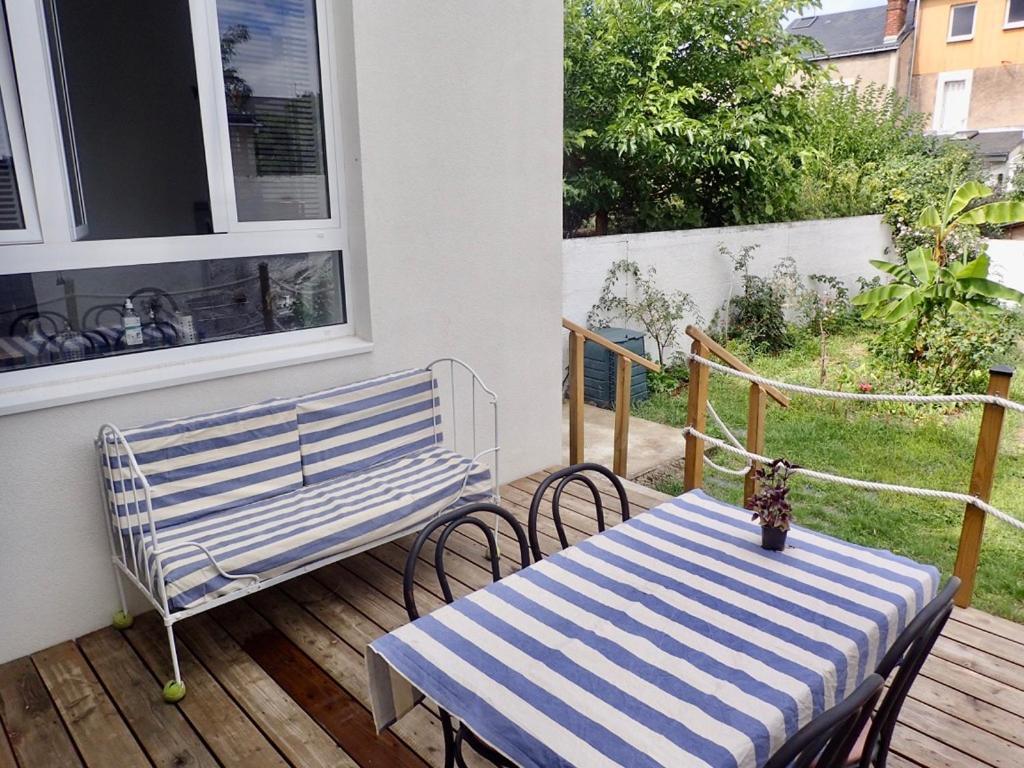 Appartement Tempere Avec Terrasse Tours Exterior photo